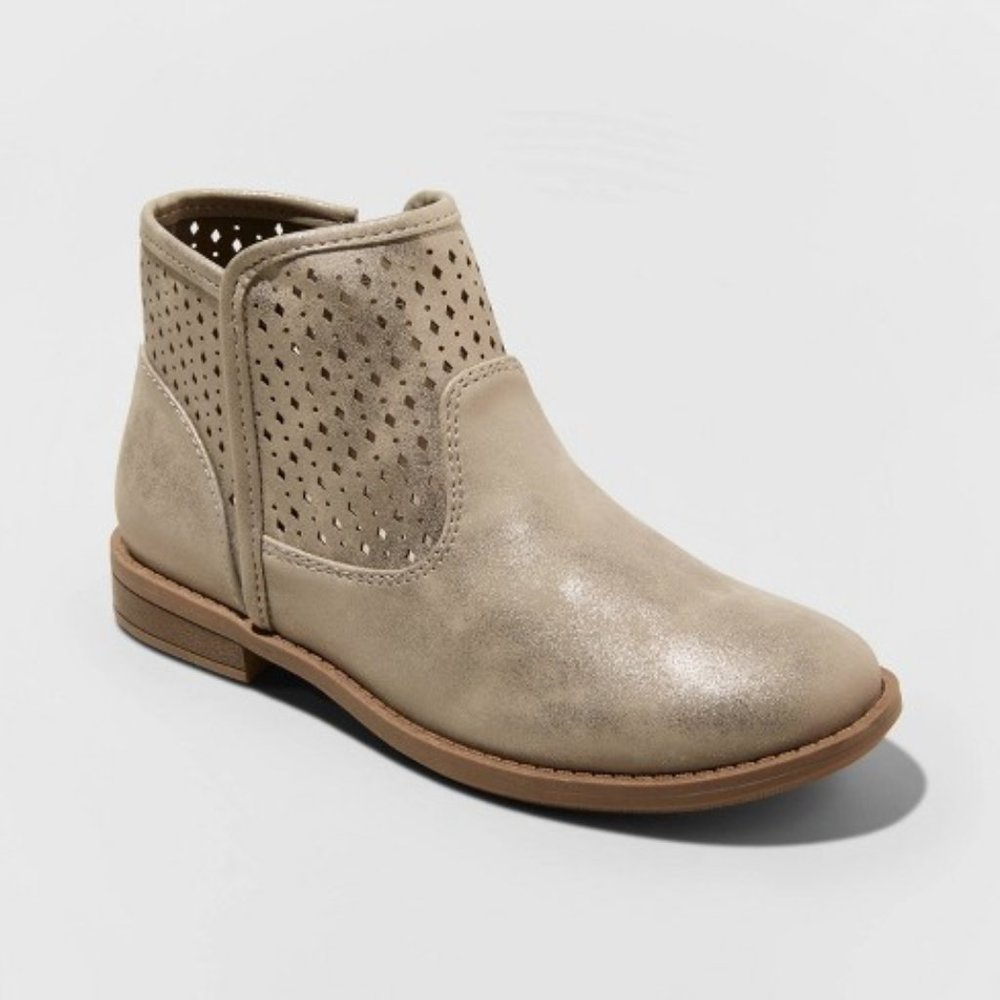 Girls Roberta Perf Fashion Boots - Cat & Jack Gray